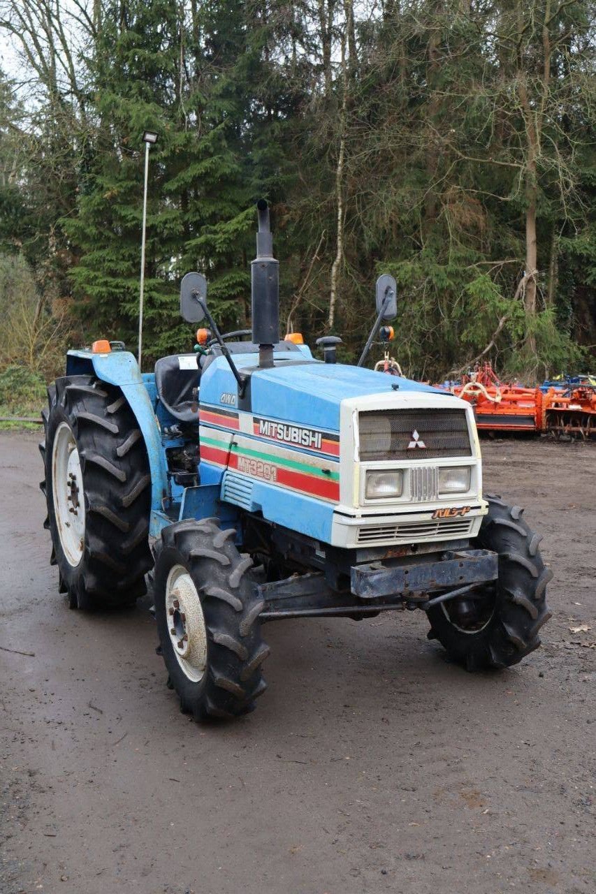 Traktor типа Mitsubishi MT3201, Gebrauchtmaschine в Antwerpen (Фотография 8)