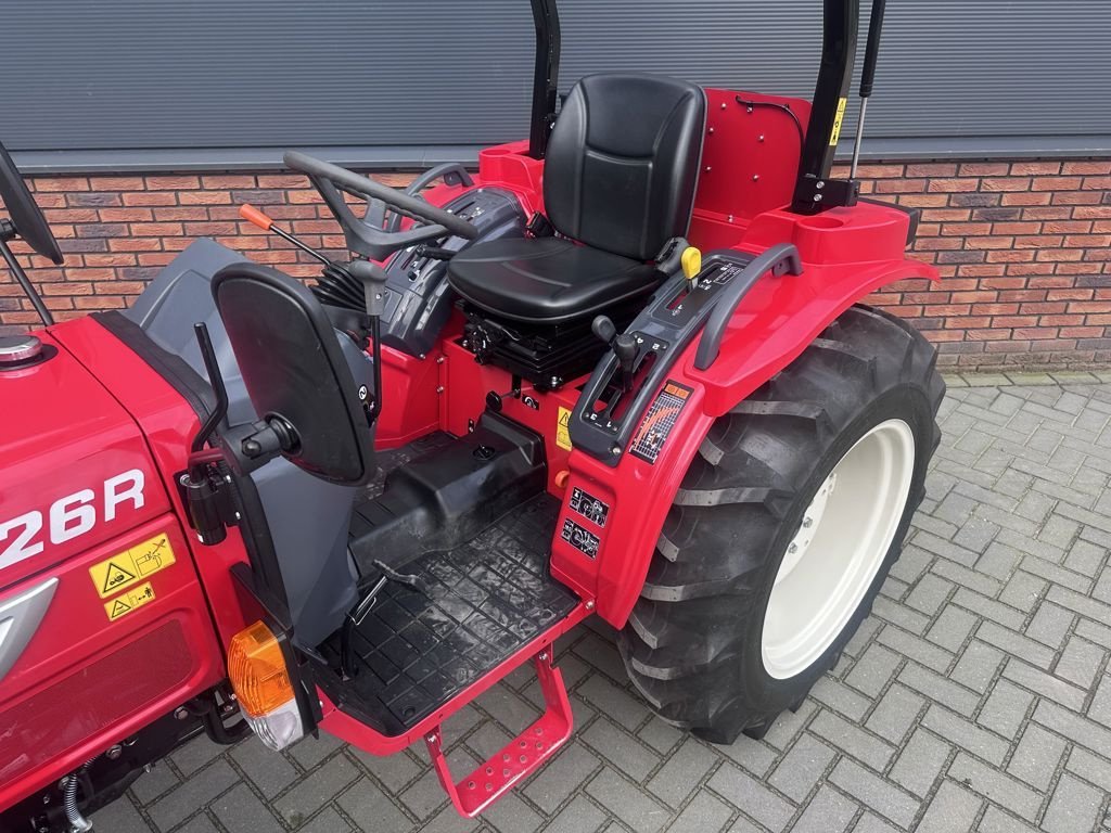 Traktor typu Mitsubishi MTU26R-AKKER MECH. STUURBEKR, Gebrauchtmaschine w Cabauw (Zdjęcie 3)