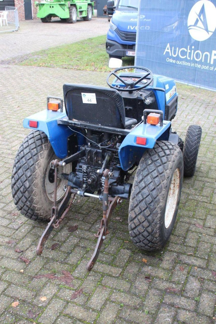 Traktor типа Mitsubishi TM15, Gebrauchtmaschine в Antwerpen (Фотография 5)