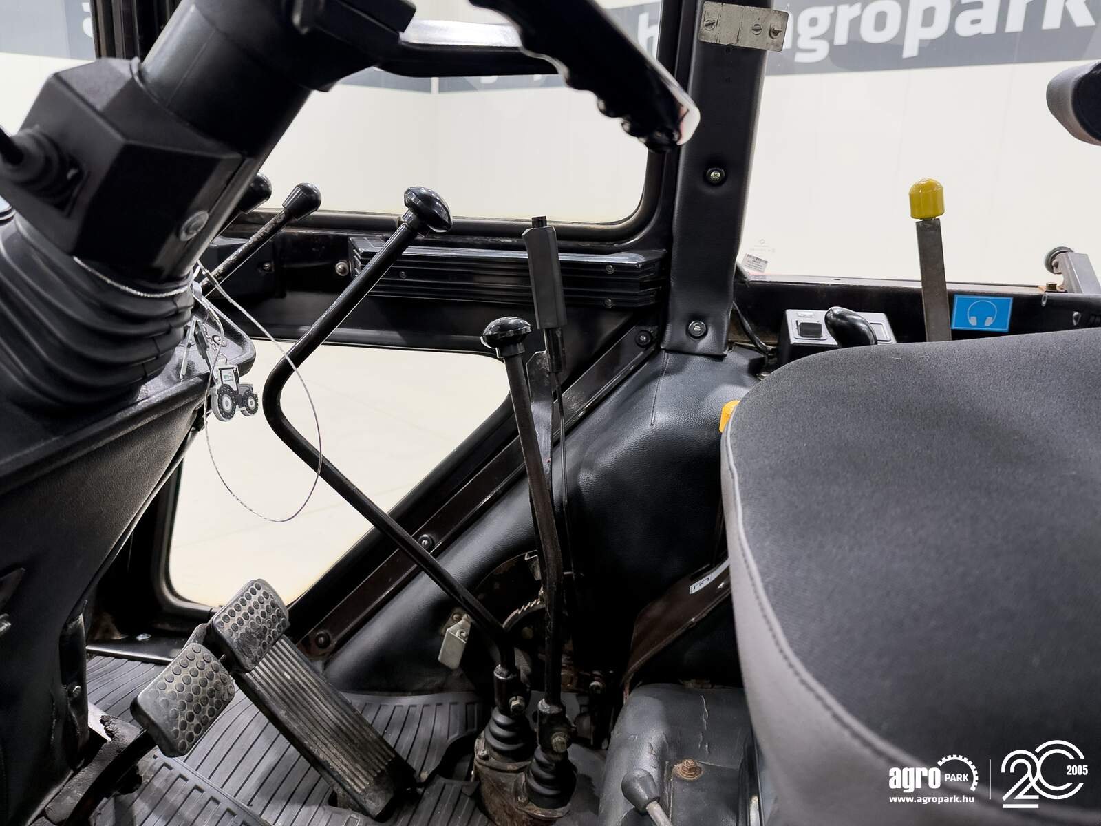 Traktor типа MTZ 1025.2 with air brake, Gebrauchtmaschine в Csengele (Фотография 12)