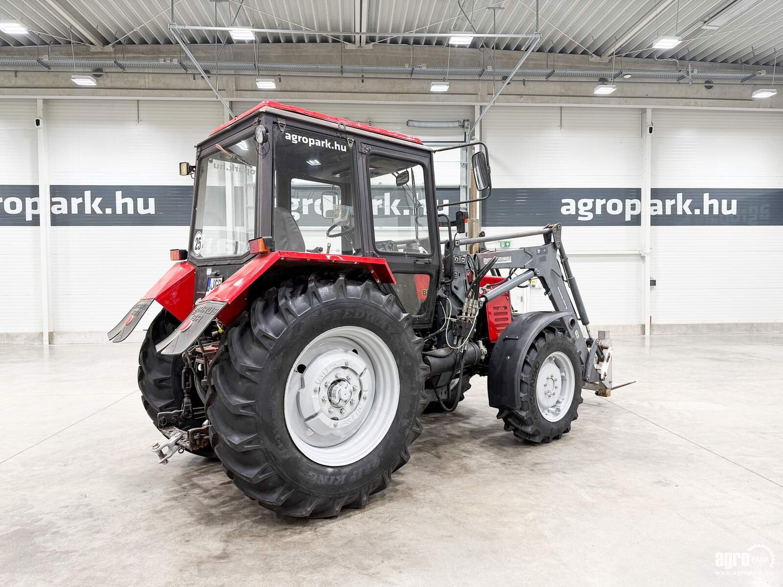 Traktor typu MTZ 892.2 with front loader, Gebrauchtmaschine v Csengele (Obrázok 3)