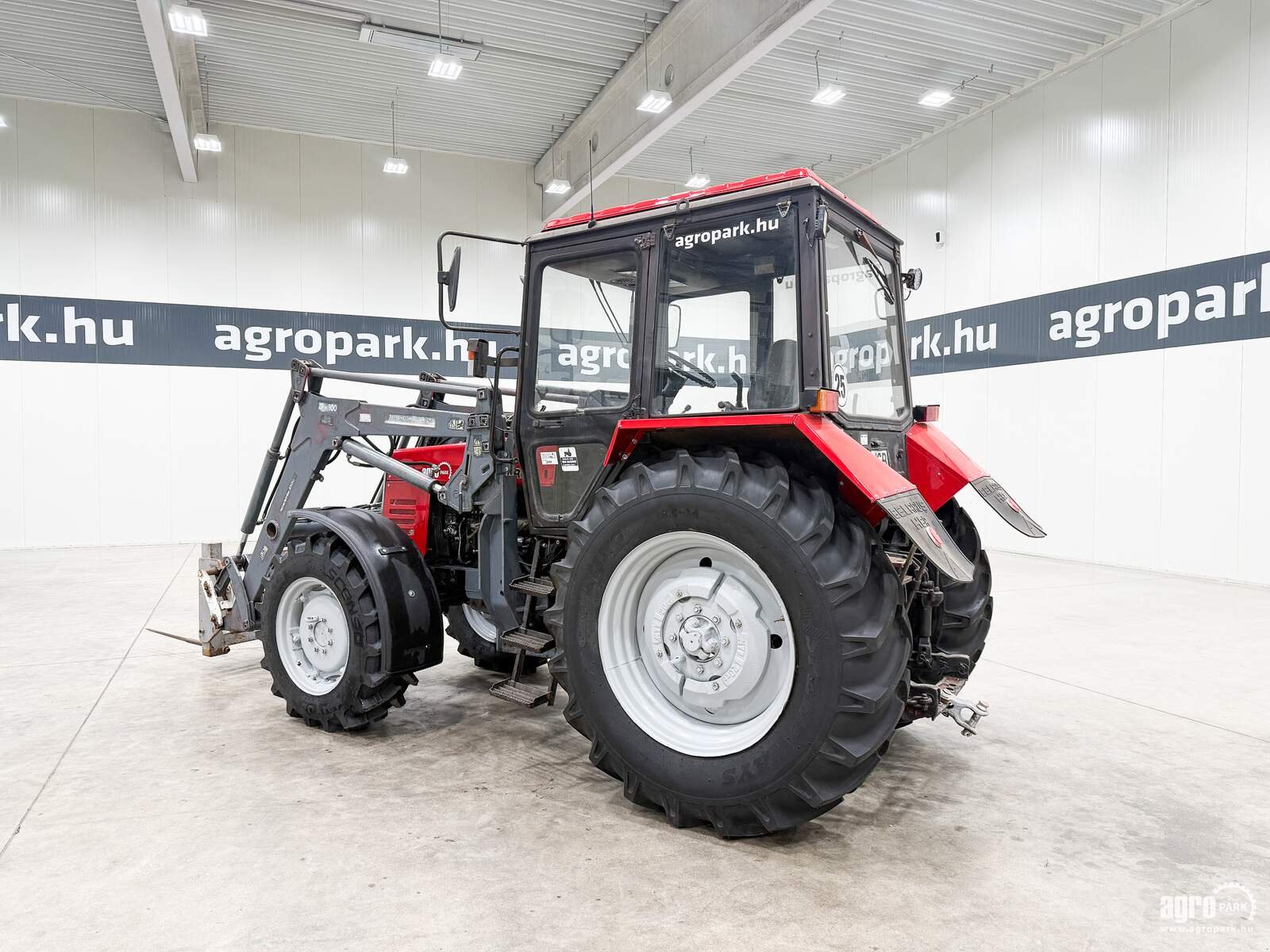 Traktor typu MTZ 892.2 with front loader, Gebrauchtmaschine v Csengele (Obrázok 4)