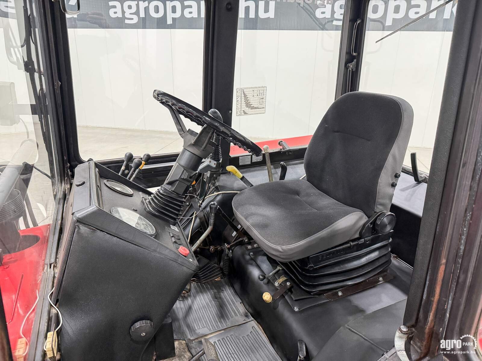 Traktor typu MTZ 892.2 with front loader, Gebrauchtmaschine v Csengele (Obrázok 8)