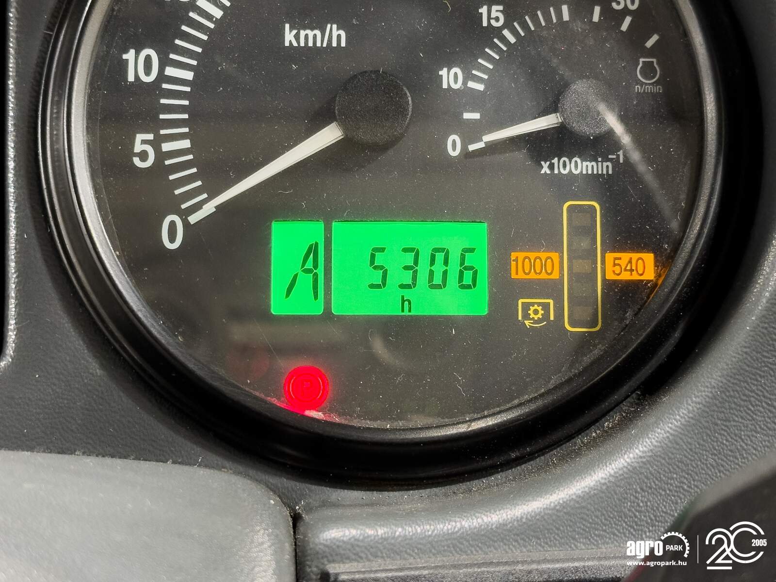 Traktor des Typs MTZ 922.4 with air con, Gebrauchtmaschine in Csengele (Bild 10)