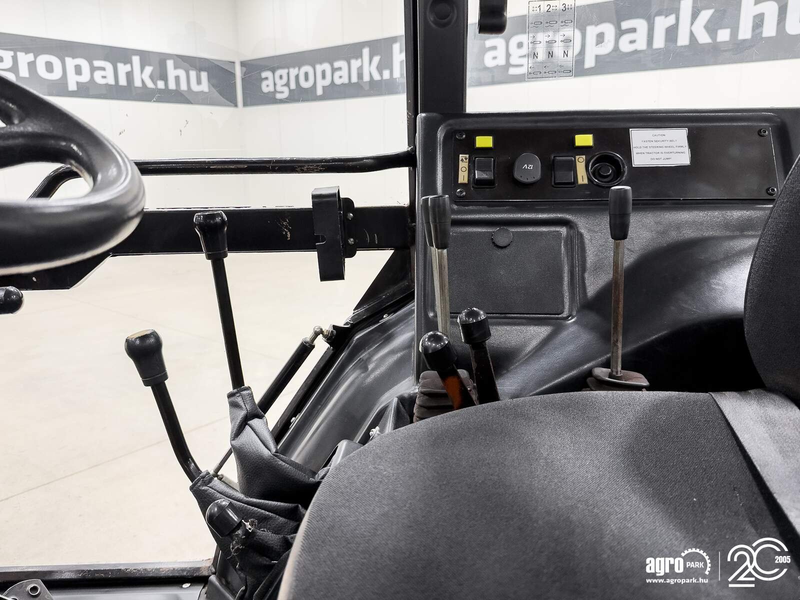 Traktor des Typs MTZ 922.4 with air con, Gebrauchtmaschine in Csengele (Bild 12)