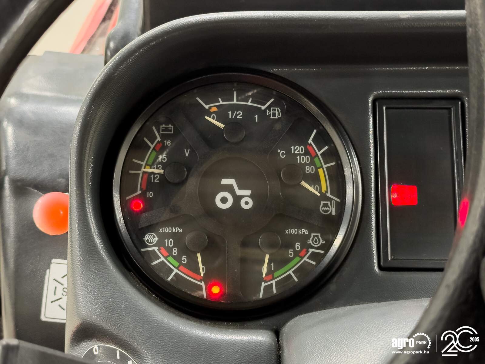 Traktor des Typs MTZ 922.4 with air con, Gebrauchtmaschine in Csengele (Bild 23)