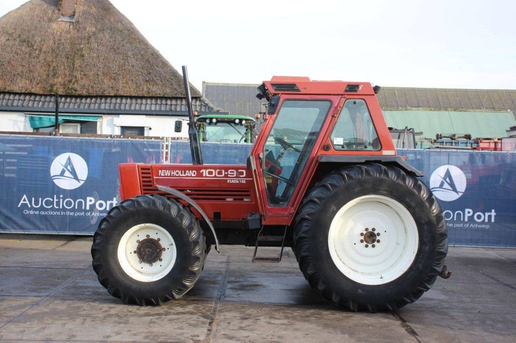 Traktor типа New Holland 100-90DT, Gebrauchtmaschine в Antwerpen (Фотография 2)
