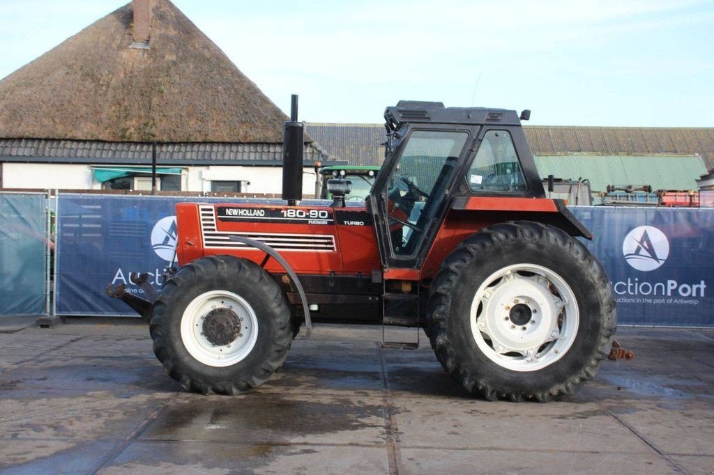 Traktor typu New Holland 180-90DT, Gebrauchtmaschine v Antwerpen (Obrázek 2)