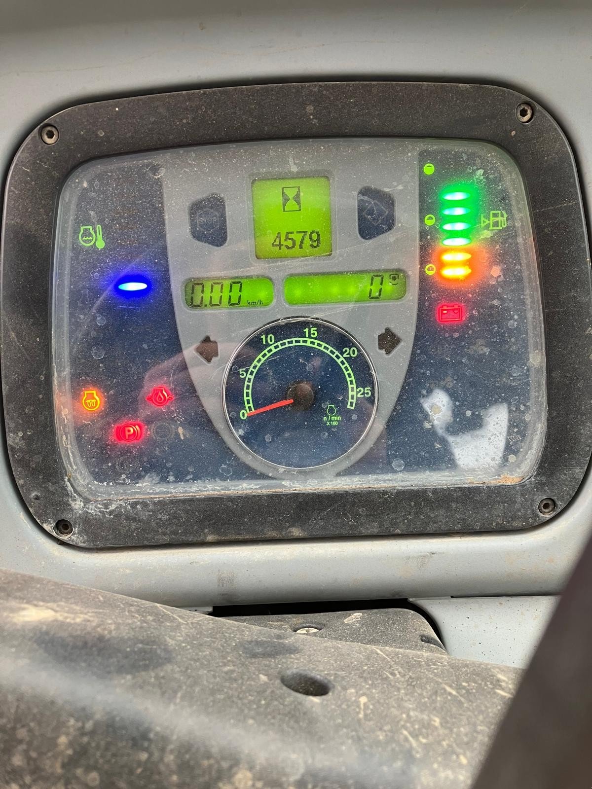 Traktor typu New Holland 4050, Gebrauchtmaschine v Herrnbaumgarten (Obrázek 1)