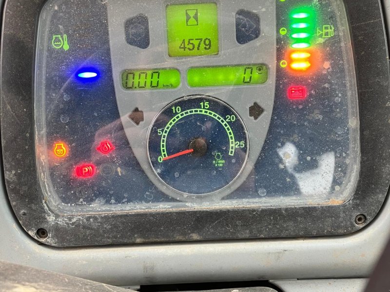 Traktor des Typs New Holland 4050, Gebrauchtmaschine in Herrnbaumgarten (Bild 1)