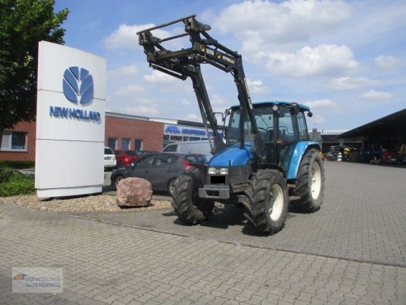 Traktor des Typs New Holland 5635, Gebrauchtmaschine in Altenberge (Bild 2)