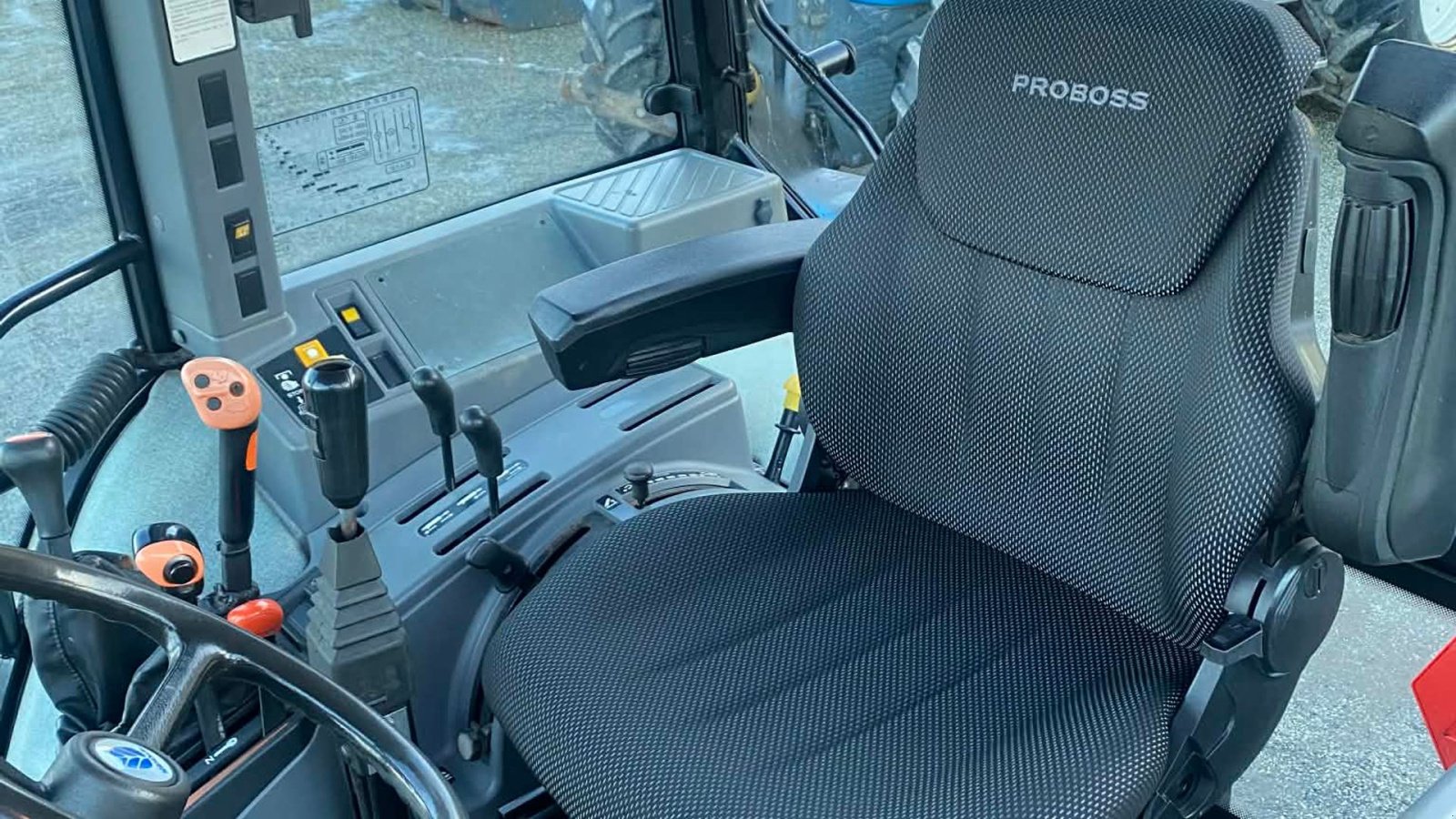 Traktor vrste New Holland 5640, Gebrauchtmaschine v Kolind (Slika 4)