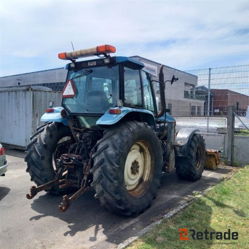 Traktor of the type New Holland 6180 4WD Traktor Powershift., Gebrauchtmaschine in Rødovre (Picture 5)