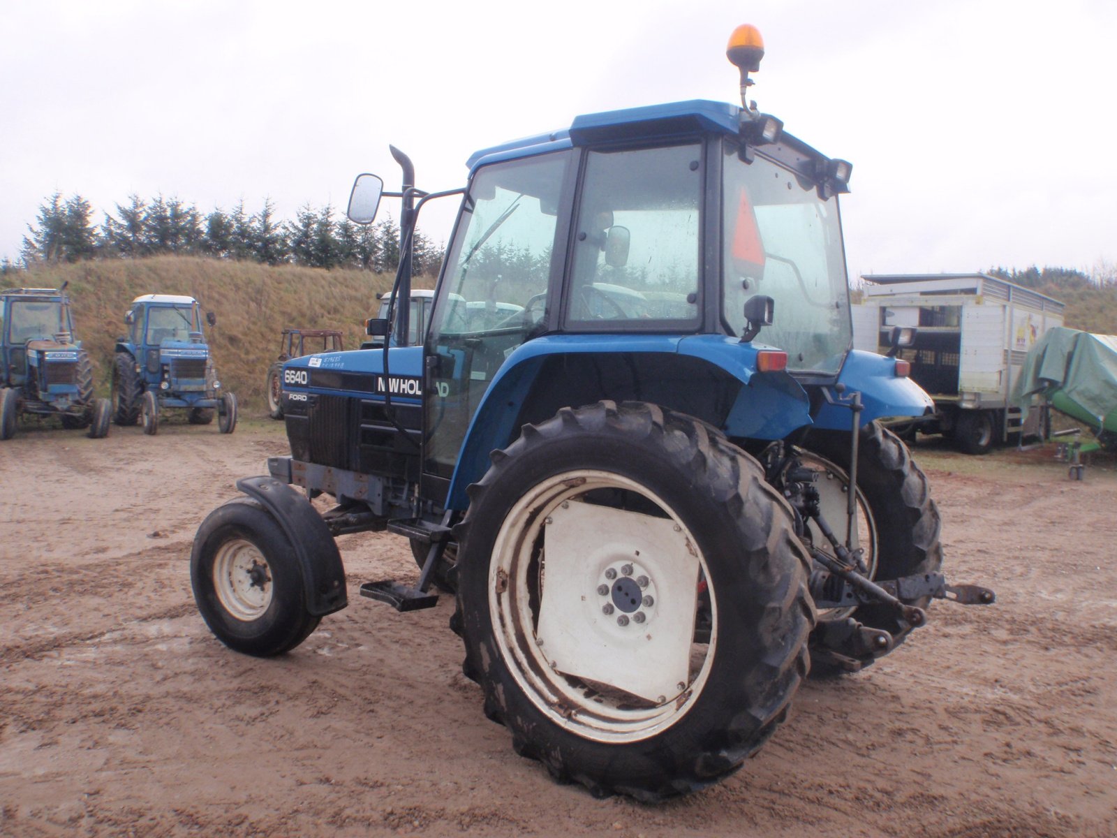 Traktor of the type New Holland 6640, Gebrauchtmaschine in Viborg (Picture 5)