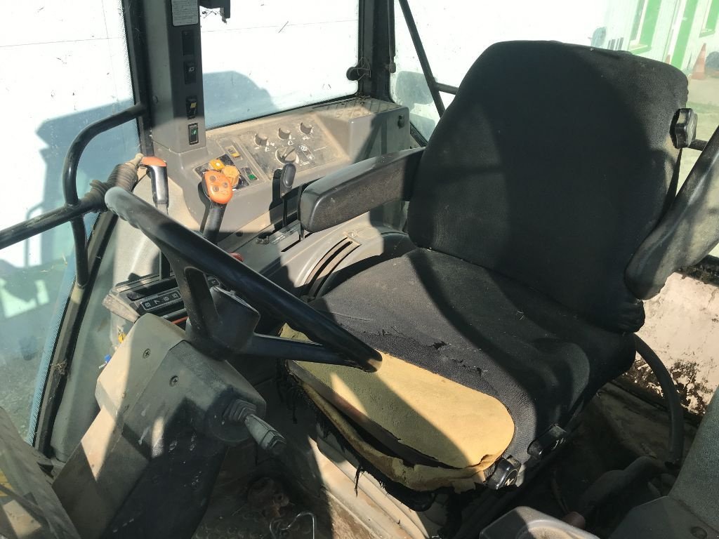 Traktor typu New Holland 6640, Gebrauchtmaschine v MORLHON LE HAUT (Obrázek 10)