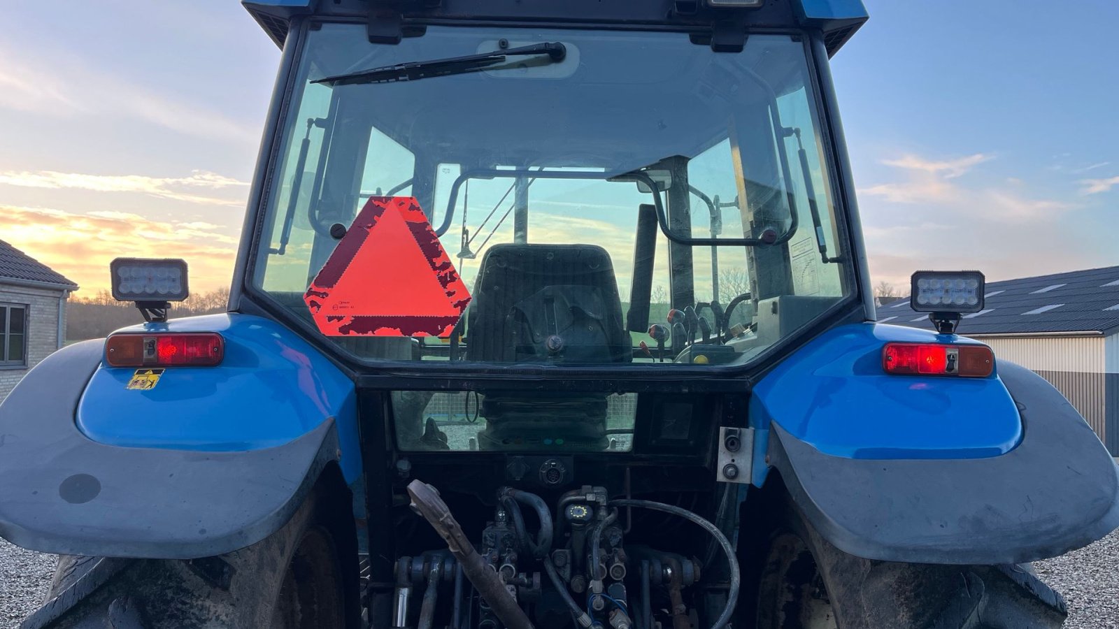 Traktor of the type New Holland 7740 Frontlift + bremseventil + 40 km/t, Gebrauchtmaschine in Vejle (Picture 3)