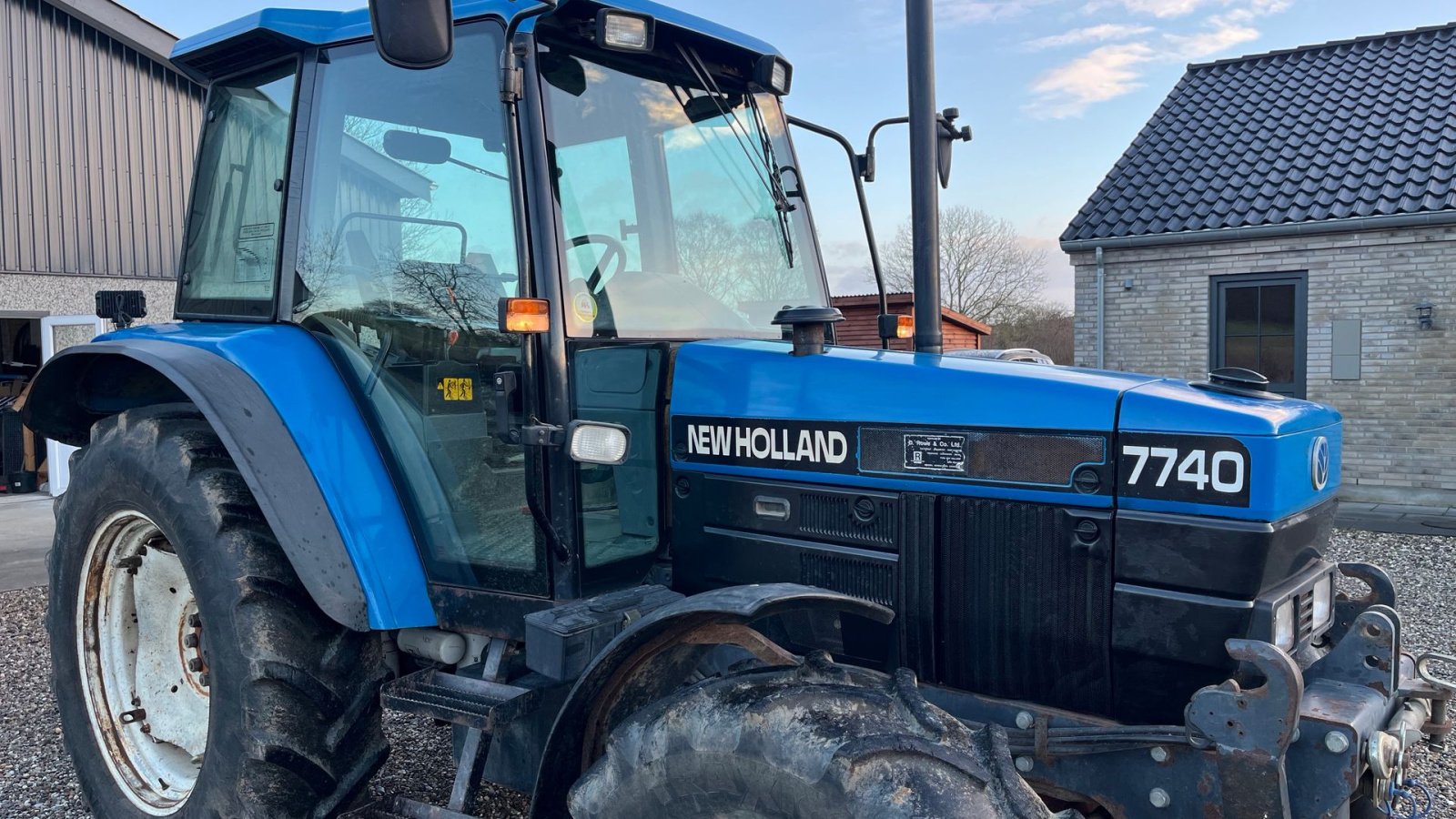 Traktor of the type New Holland 7740 Frontlift + bremseventil + 40 km/t, Gebrauchtmaschine in Vejle (Picture 2)