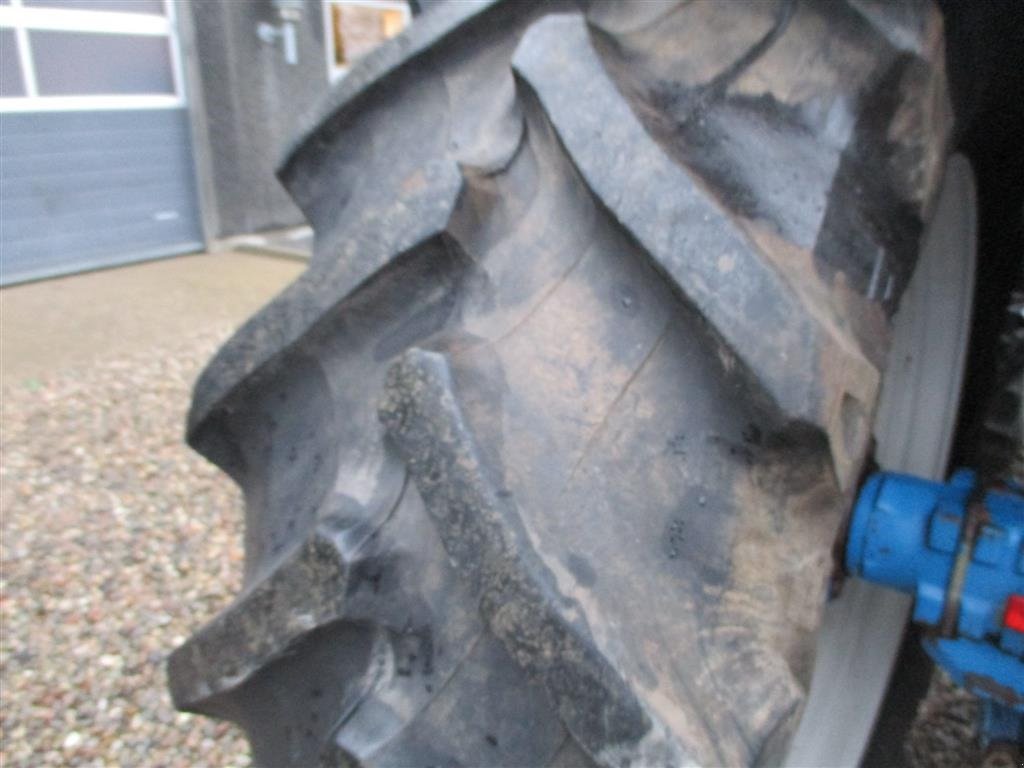 Traktor des Typs New Holland 7840 SLE, med rigtig god dæk montering og knap på vendergearet., Gebrauchtmaschine in Lintrup (Bild 16)