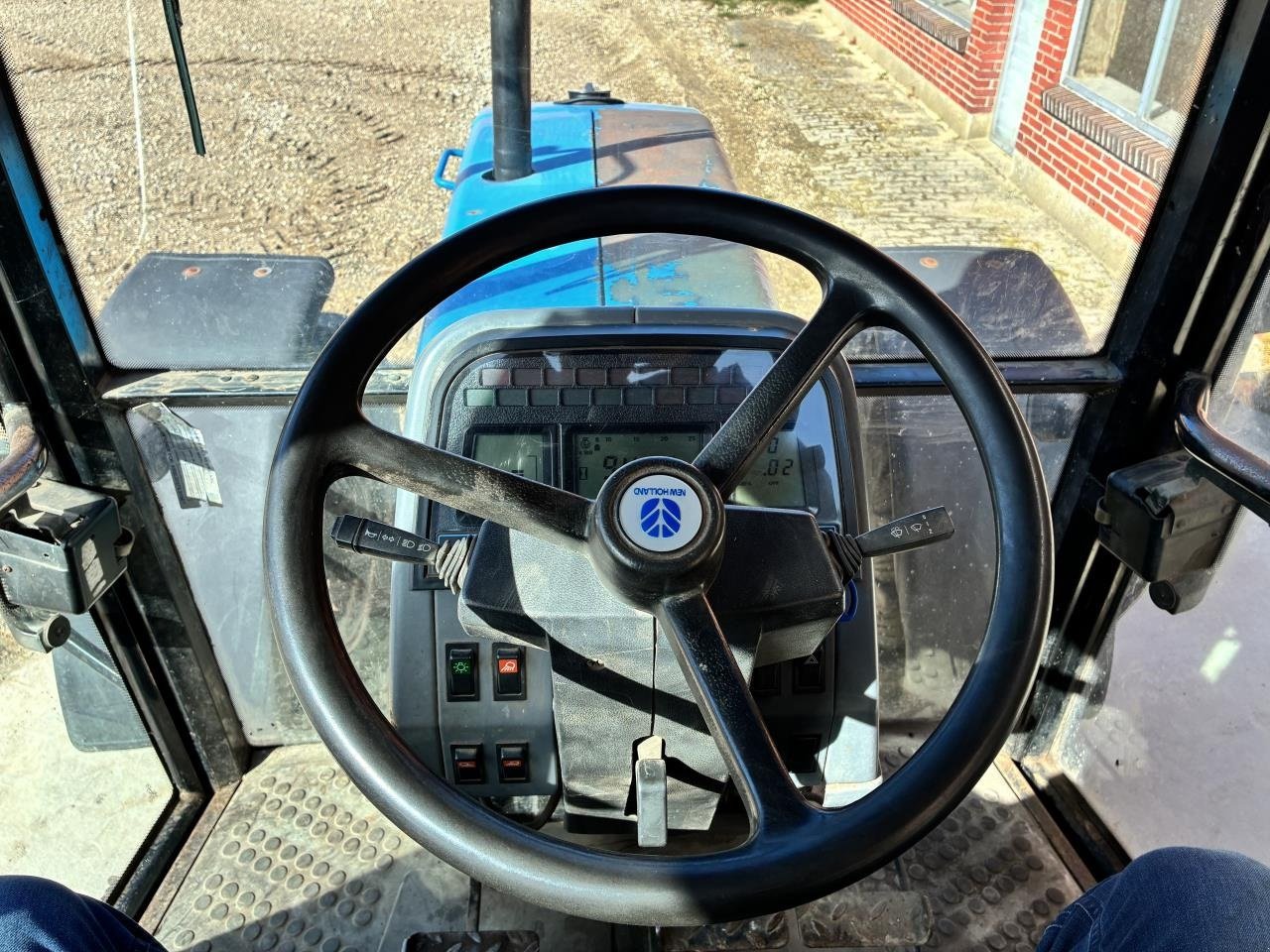 Traktor of the type New Holland 7840, Gebrauchtmaschine in Ringkøbing (Picture 8)