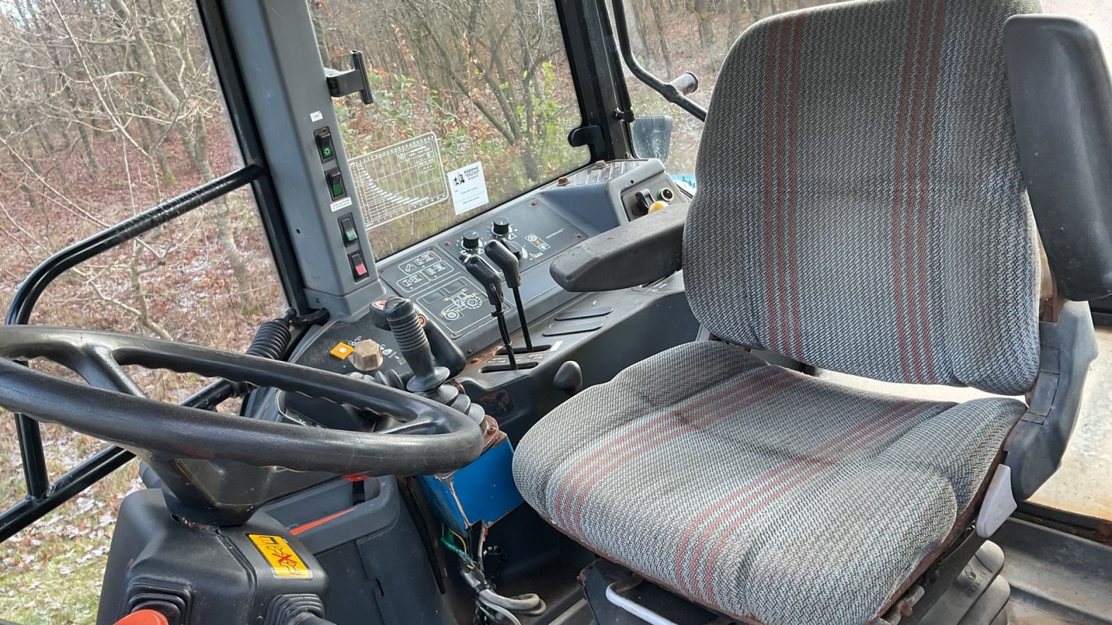 Traktor от тип New Holland 8160, Gebrauchtmaschine в Bording (Снимка 3)