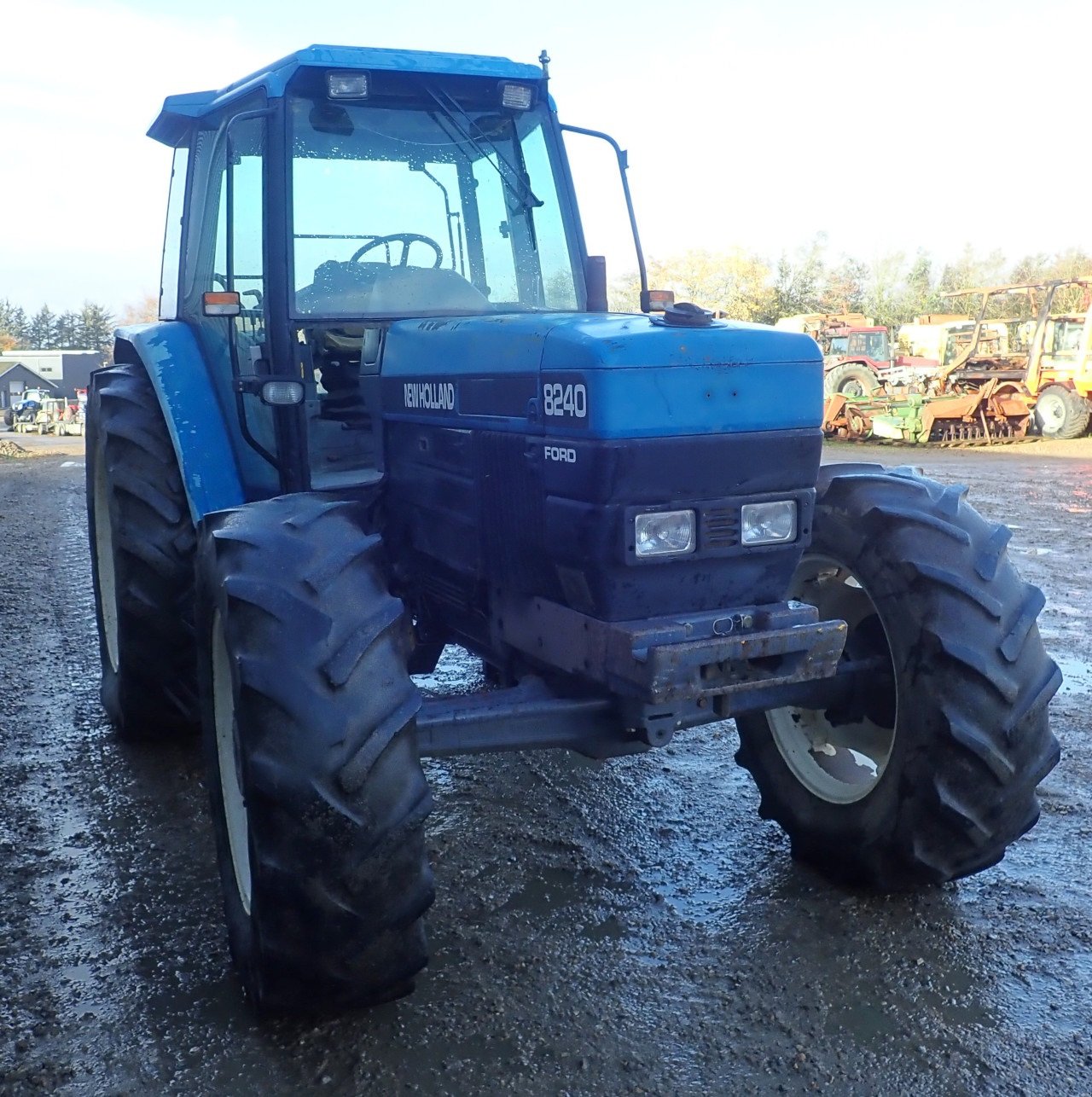 Traktor of the type New Holland 8240, Gebrauchtmaschine in Viborg (Picture 3)