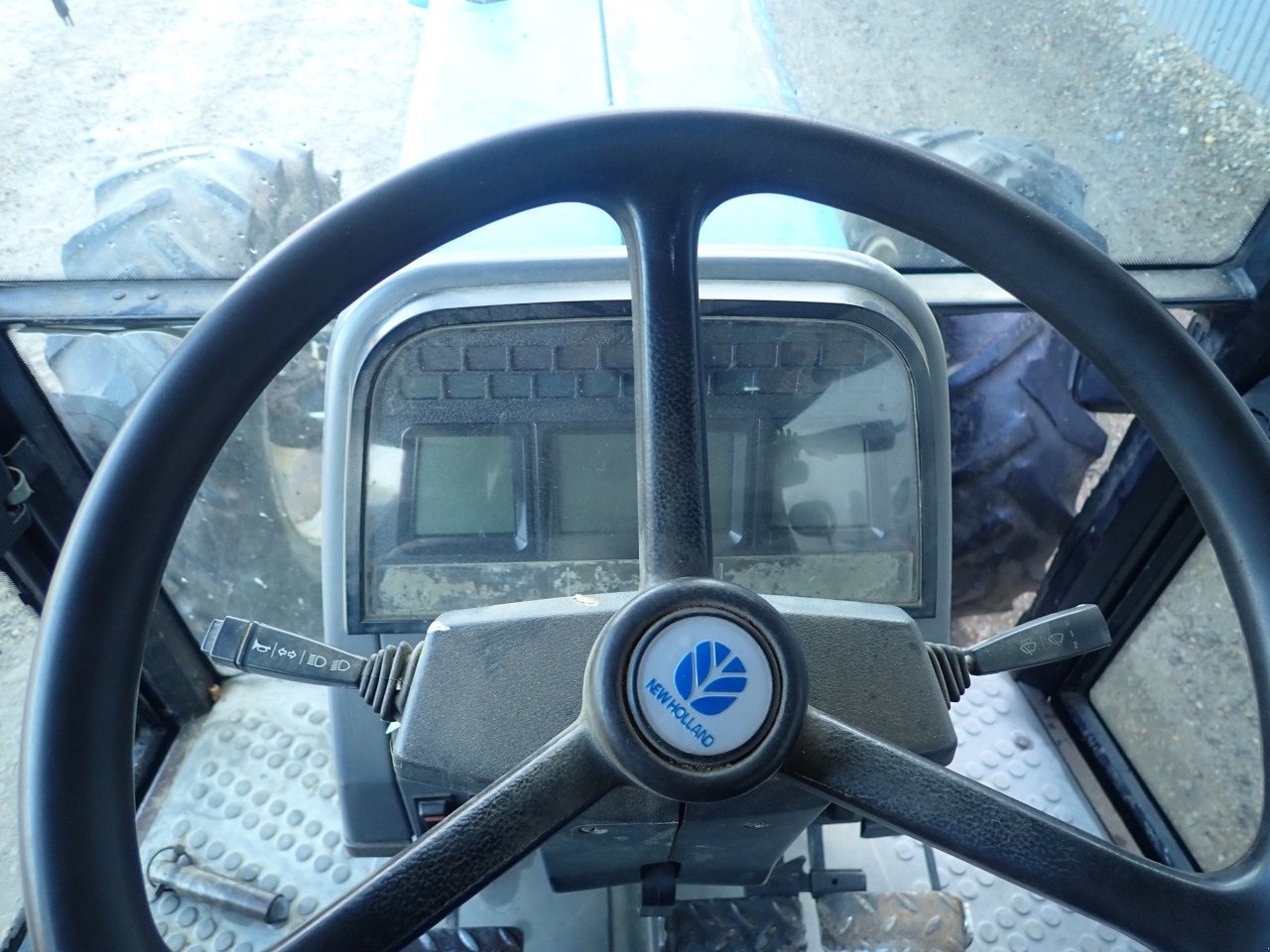 Traktor of the type New Holland 8240, Gebrauchtmaschine in Viborg (Picture 11)