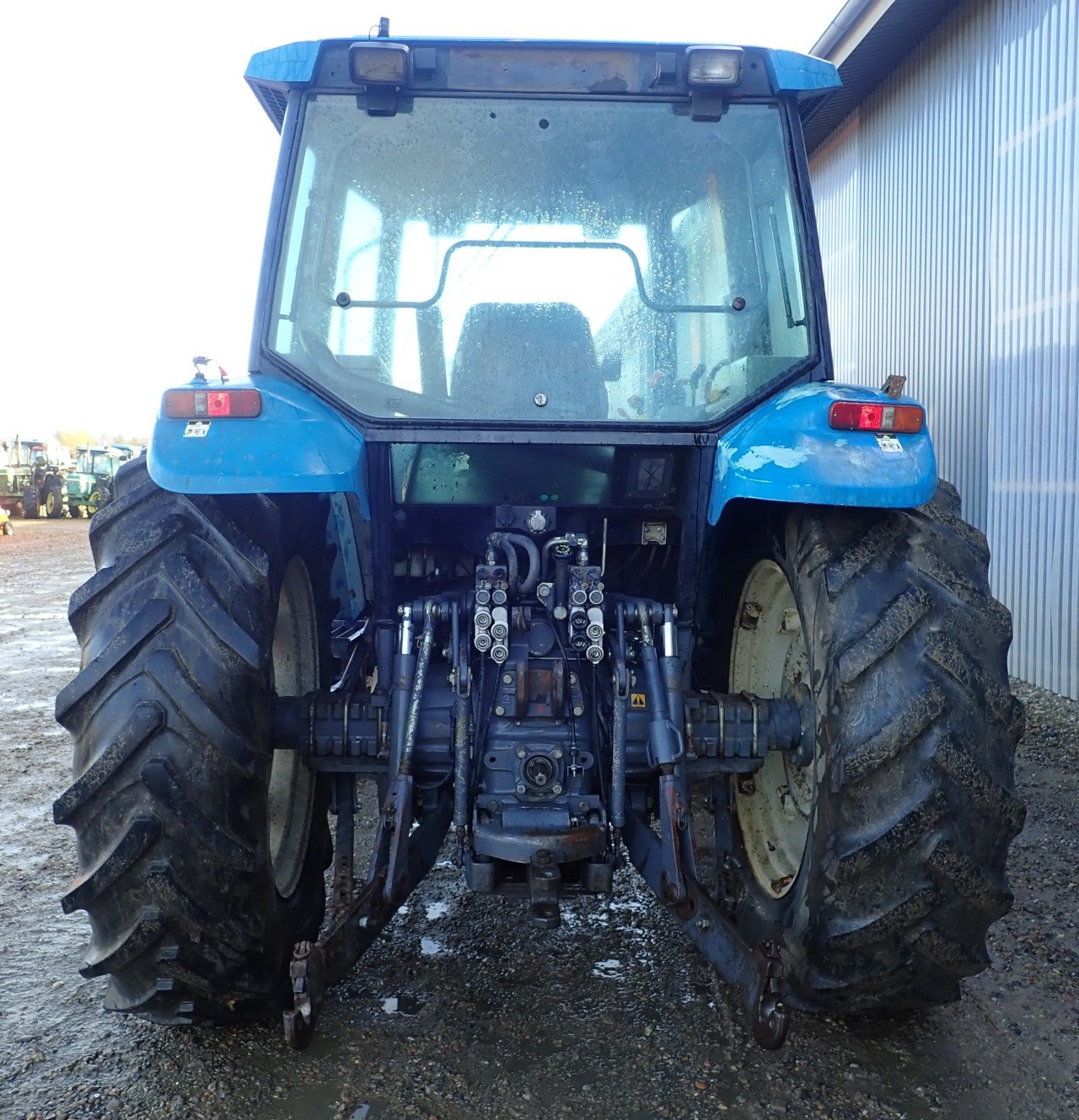 Traktor of the type New Holland 8240, Gebrauchtmaschine in Viborg (Picture 7)