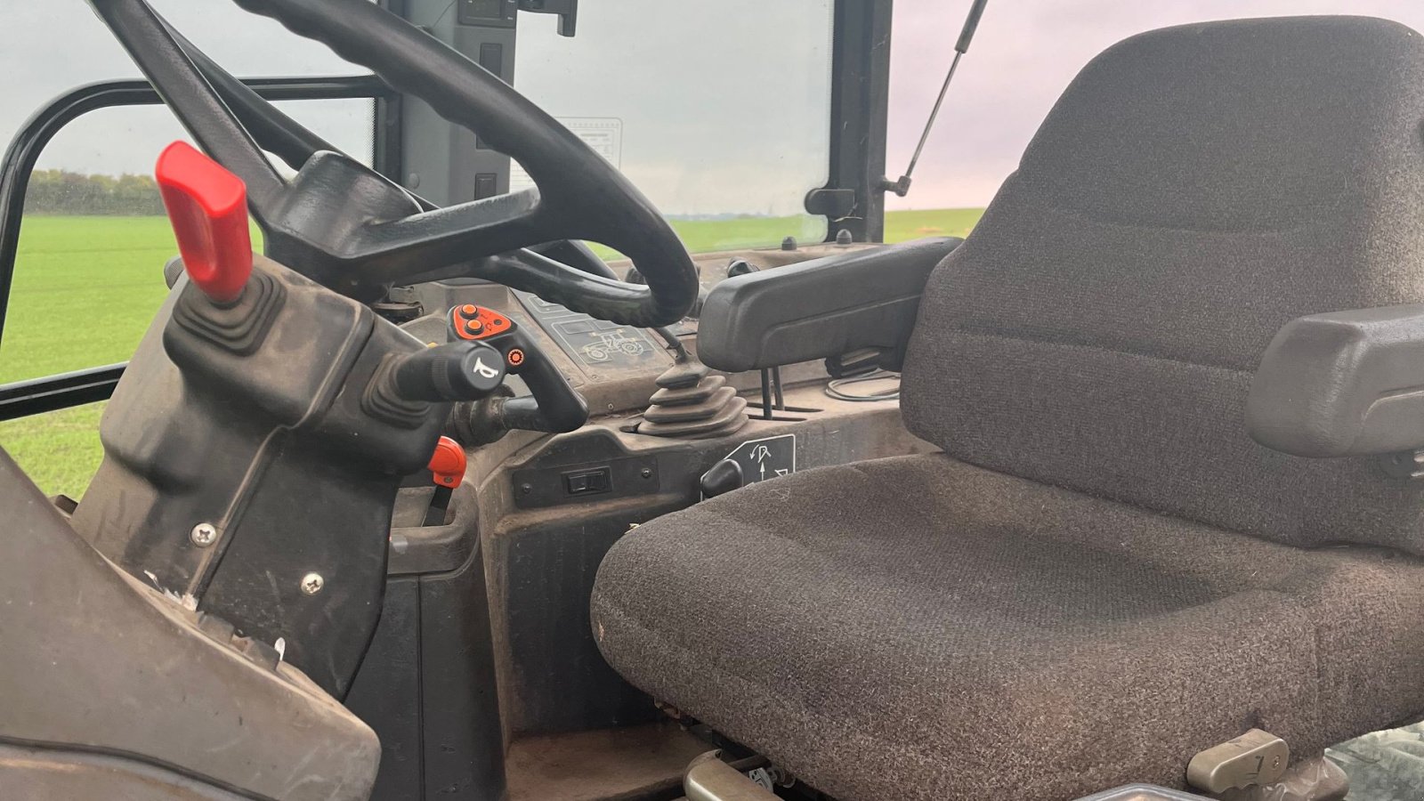 Traktor of the type New Holland 8260 med Chief super 16 p frontlæsser, Gebrauchtmaschine in Gråsten (Picture 6)