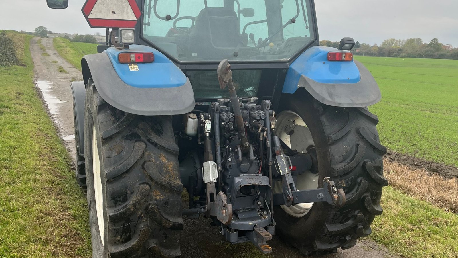 Traktor of the type New Holland 8260 med Chief super 16 p frontlæsser, Gebrauchtmaschine in Gråsten (Picture 5)