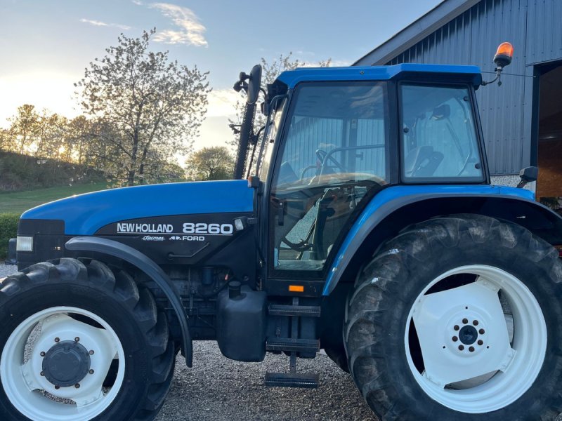 Traktor типа New Holland 8260 Range Command, Gebrauchtmaschine в Vejle (Фотография 1)