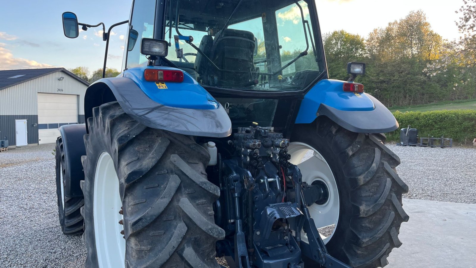 Traktor от тип New Holland 8260 Range Command, Gebrauchtmaschine в Vejle (Снимка 4)