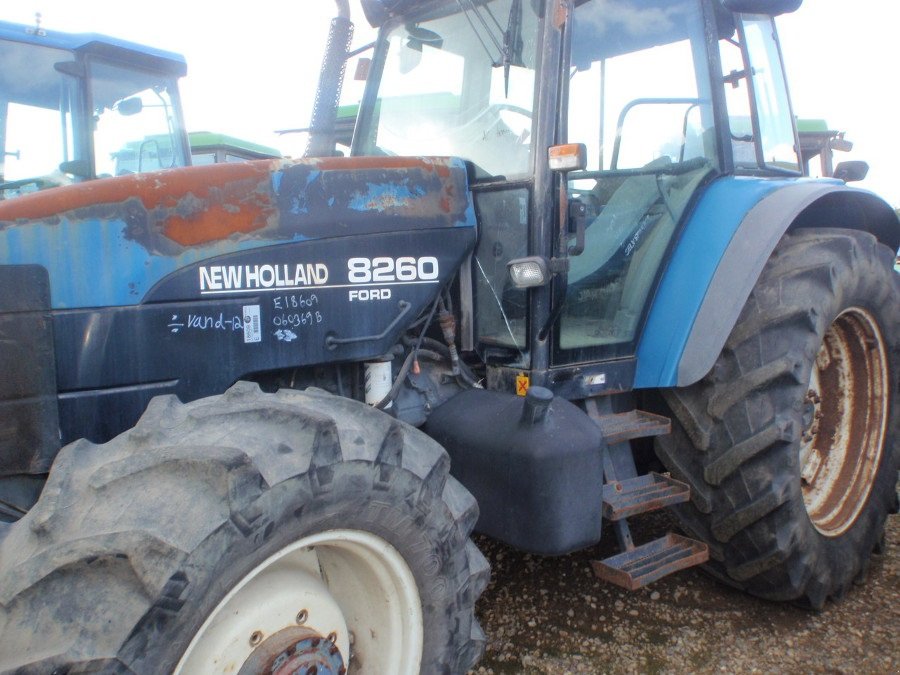Traktor типа New Holland 8260, Gebrauchtmaschine в Viborg (Фотография 2)