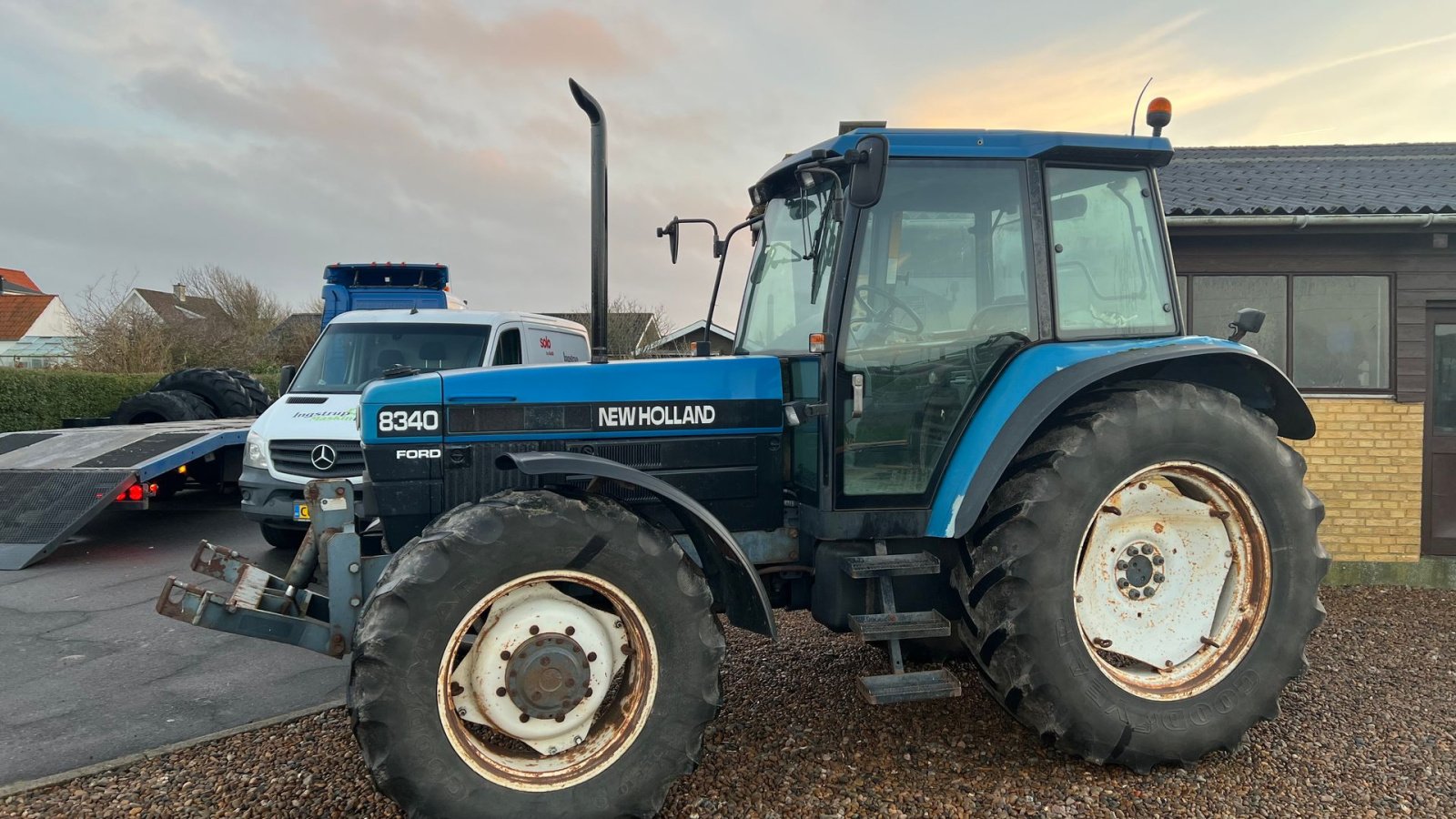 Traktor Türe ait New Holland 8340 Sle årg 1997, Gebrauchtmaschine içinde Løkken (resim 1)