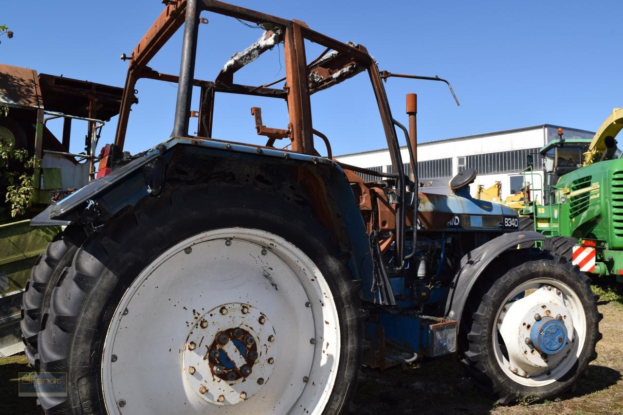 Traktor des Typs New Holland 8340 *zur Teileverwertung*, Gebrauchtmaschine in Oyten (Bild 5)