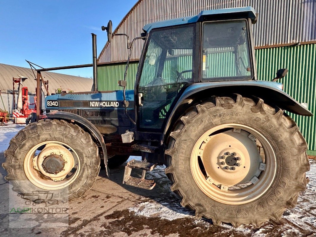 Traktor tip New Holland 8340, Gebrauchtmaschine in Liebenwalde (Poză 4)
