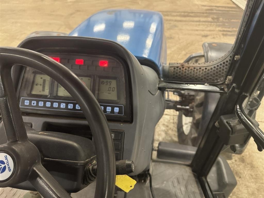 Traktor van het type New Holland 8360 4WD, Gebrauchtmaschine in Haderup (Foto 18)