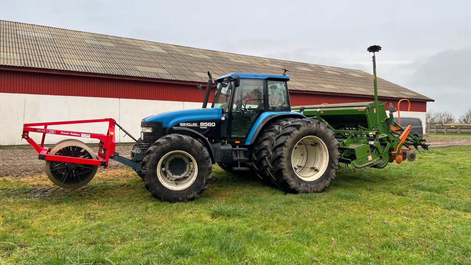 Traktor типа New Holland 8560 Kun 6300 timer, Gebrauchtmaschine в Løkken (Фотография 3)