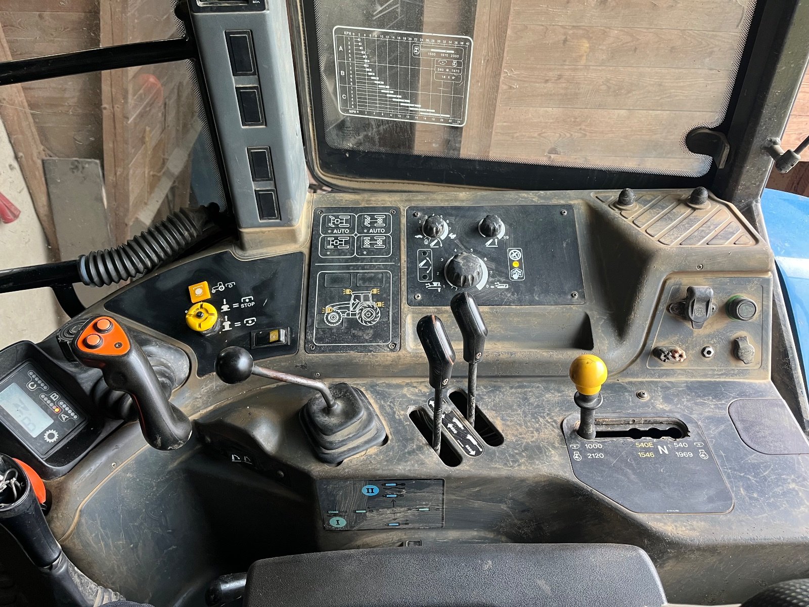 Traktor tip New Holland 8560, Gebrauchtmaschine in Konradsreuth (Poză 13)