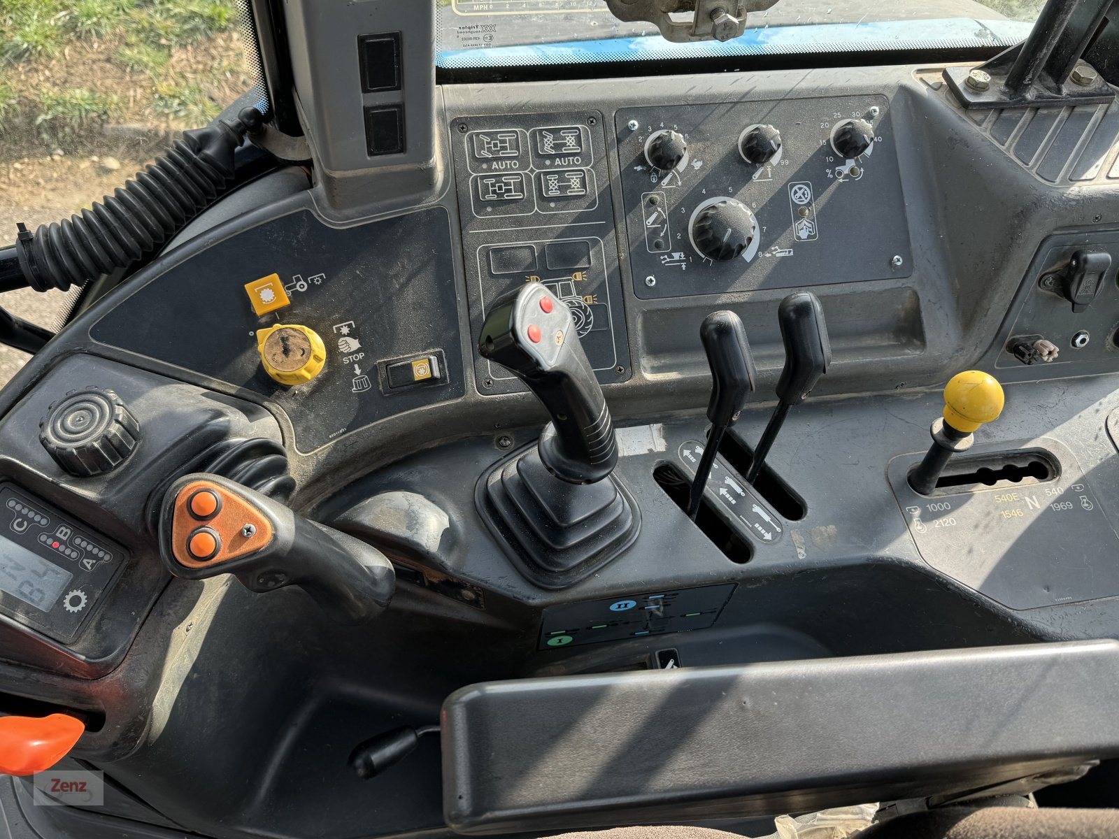 Traktor des Typs New Holland 8560, Gebrauchtmaschine in Gars (Bild 16)