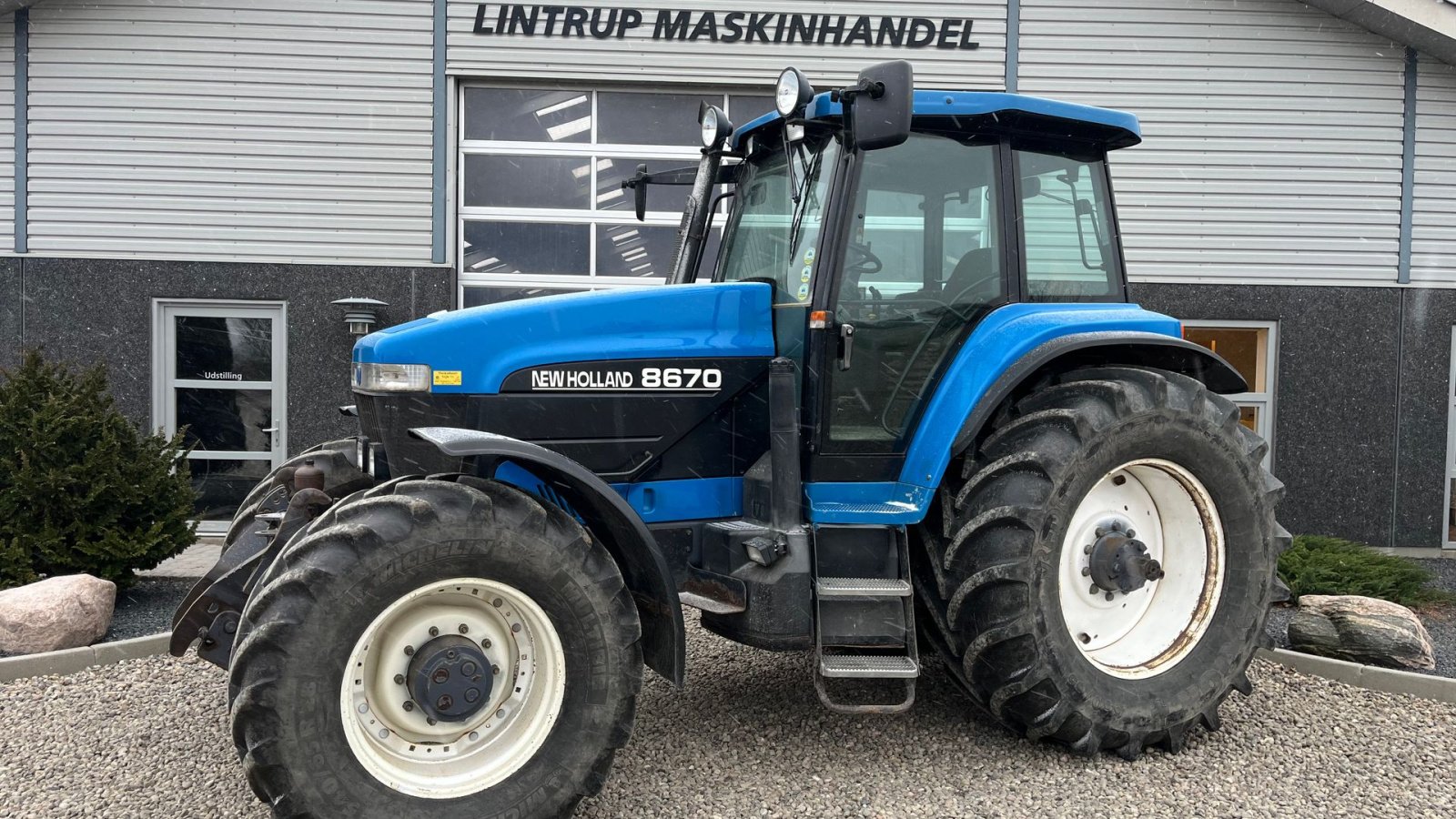 Traktor of the type New Holland 8670 SuperSteer og frontlift, Gebrauchtmaschine in Lintrup (Picture 1)