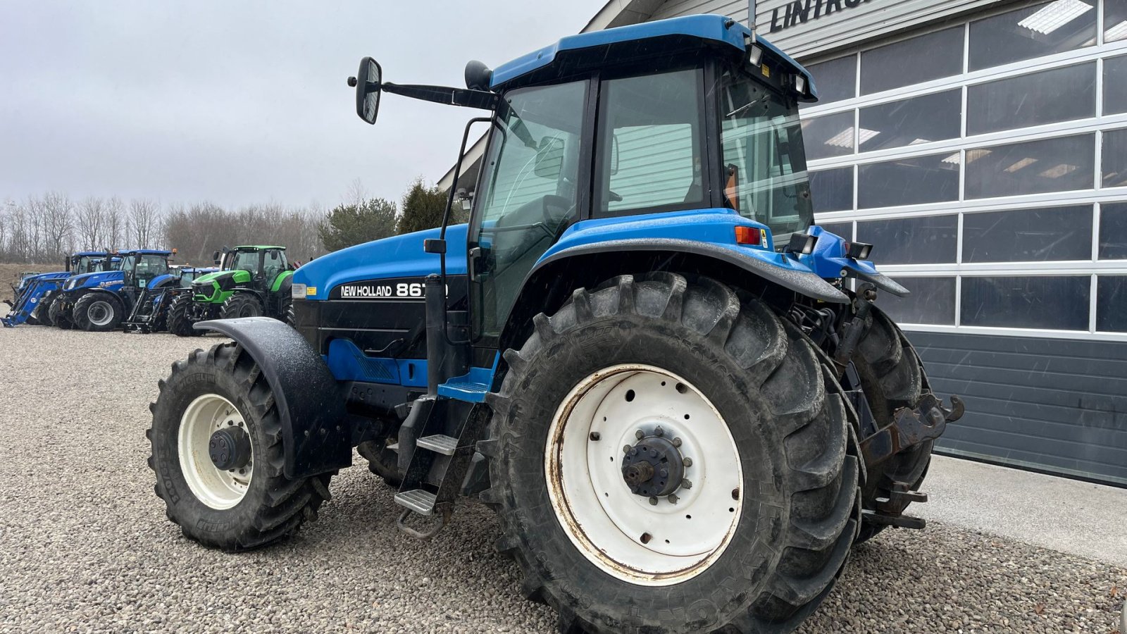 Traktor of the type New Holland 8670 SuperSteer og frontlift, Gebrauchtmaschine in Lintrup (Picture 3)