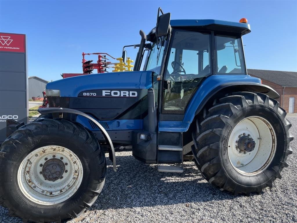 Traktor typu New Holland 8670 SuperSteer og frontlift, Gebrauchtmaschine v Hadsten (Obrázok 1)