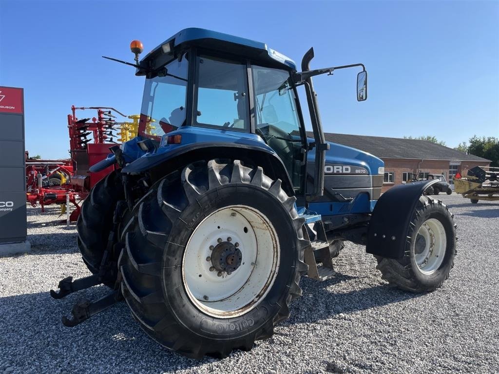 Traktor типа New Holland 8670 SuperSteer og frontlift, Gebrauchtmaschine в Hadsten (Фотография 8)