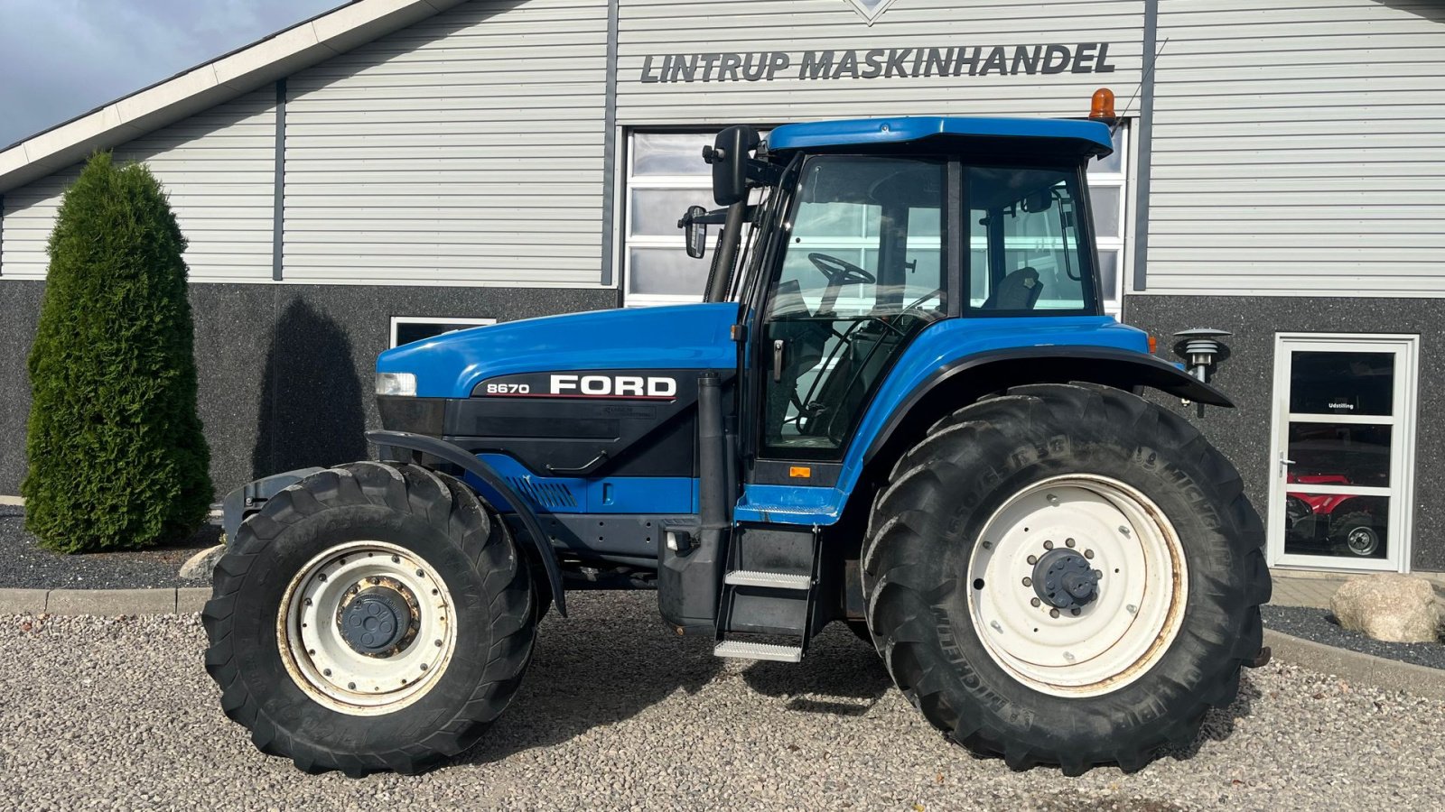 Traktor za tip New Holland 8670 Supersteer Samme ejer siden 2012, evt. med tvillinghjul, Gebrauchtmaschine u Lintrup (Slika 11)