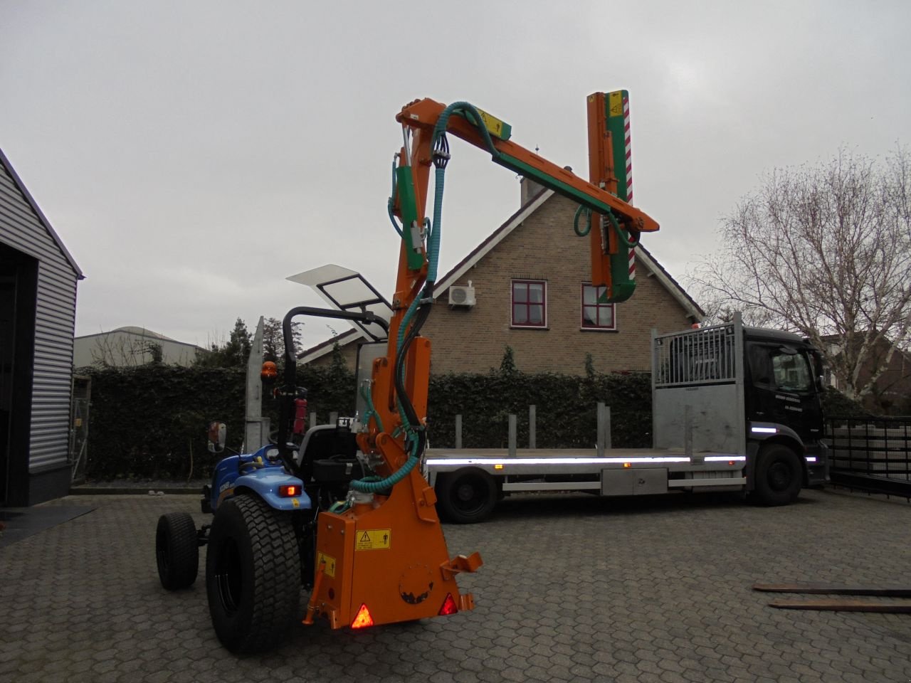 Traktor des Typs New Holland boomer 2035, Gebrauchtmaschine in Hedel (Bild 11)