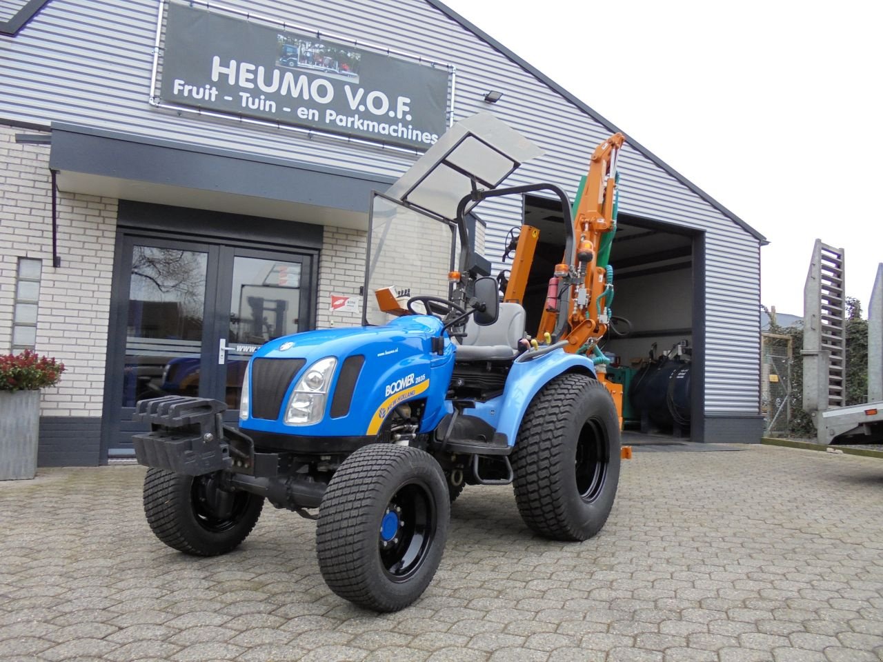 Traktor des Typs New Holland boomer 2035, Gebrauchtmaschine in Hedel (Bild 1)