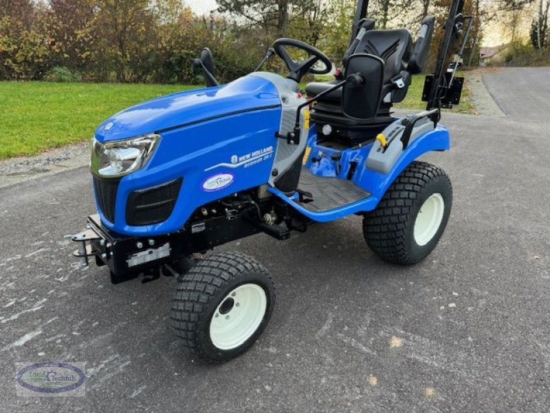 Traktor des Typs New Holland Boomer 25 C, Neumaschine in Münzkirchen (Bild 1)