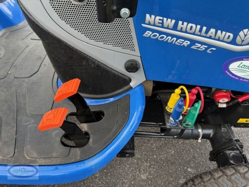Traktor des Typs New Holland Boomer 25 C, Neumaschine in Münzkirchen (Bild 9)