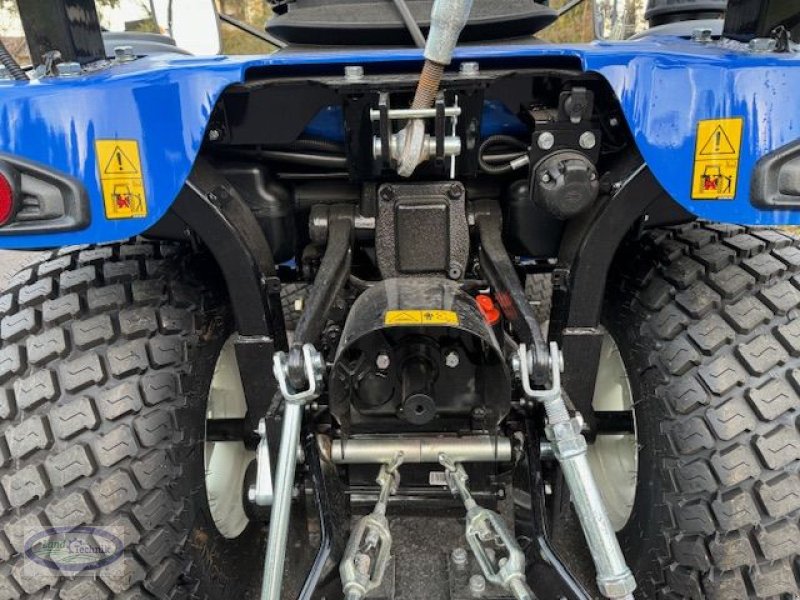 Traktor des Typs New Holland Boomer 25 C, Neumaschine in Münzkirchen (Bild 11)