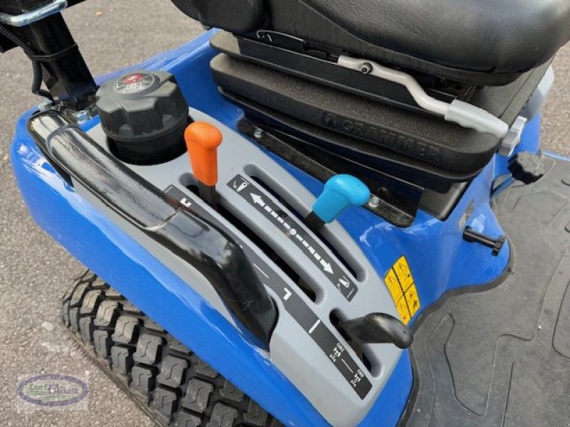 Traktor des Typs New Holland Boomer 25 C, Neumaschine in Münzkirchen (Bild 14)